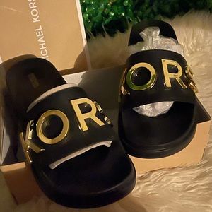 Fashion Slides.. Excellent Condition never worn.